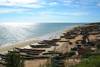 plage avec pirogues - secrets malgaches