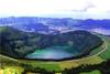 lac dans cratère