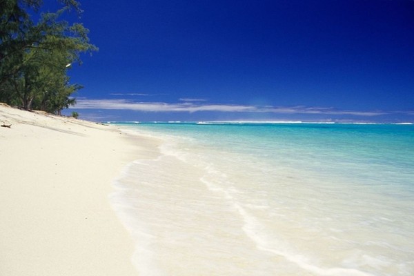 http://static.promovacances.com/photos/combine-reunion/saint-denis/plage-decouverte-reunion--2-etoiles---ile-maurice-a-l-hotel-le-palmiste_97781_pgbighd.jpg