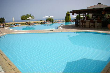 Avis voyageur : Chypre Polis Hôtel Akamanthea Holiday Village Cat.A  