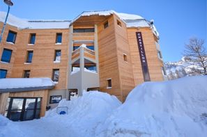 France Alpes-Isola 2000, Résidence avec services New Chastillon