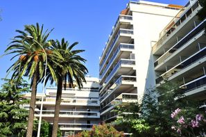 France Provence-Cote d Azur-Juan Les Pins, Résidence locative Le Tanit