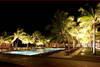 Piscine de nuit - Club Faru