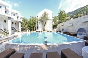 Montenegro-Tivat, Club Jumbo Vile Oliva 4*