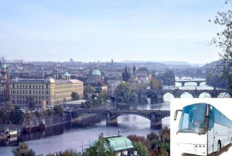 Ponts de Prague - bus en coin