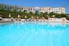 Piscine et vue de la façade du Costanza - Costanza Beach
