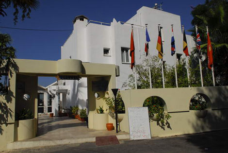 facade - Bantur Naz