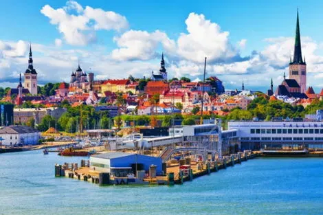 vol+hotel Circuit CIRCUIT ACCOMPAGNE EN TRAIN AUX PAYS-BALTES Estonie Tallinn