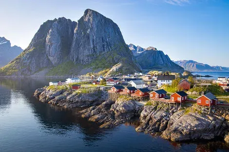 vol+hotel Circuit Soleil de minuit aux Lofoten et Laponie Norvege Tromso