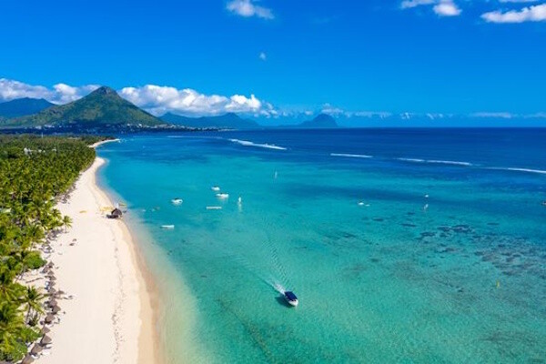 Reunion : Circuit Immersion à l'Île de la Réunion & Extension à l'Île Maurice Flic-en-Flac - Limité à 15 pers.
