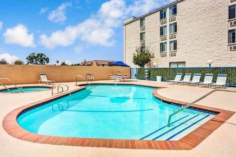 Etats-Unis-Los Angeles, Hôtel Days Inn & Suites Fullerton 3*