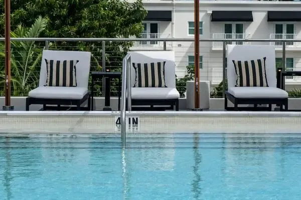Etats-Unis : Hôtel Nassau Suite Hotel