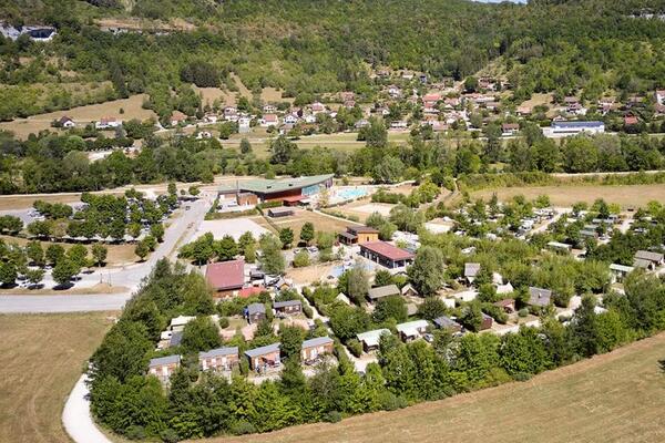 France : Camping Domaine La Roche D’Ully
