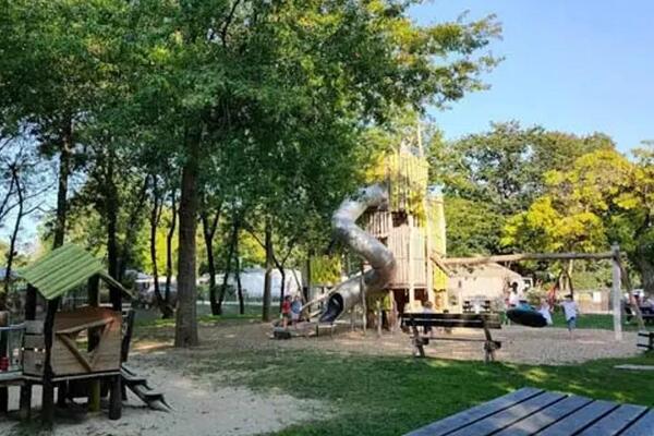 France : Camping Les Rives de Grand Lieu