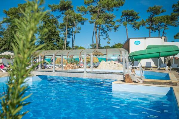 France : Camping Paradis - La Pomme de Pin