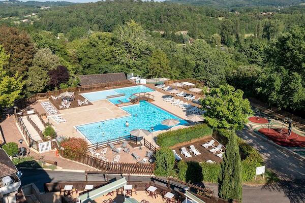 France : Camping Romanée - Les Grottes De Roffy