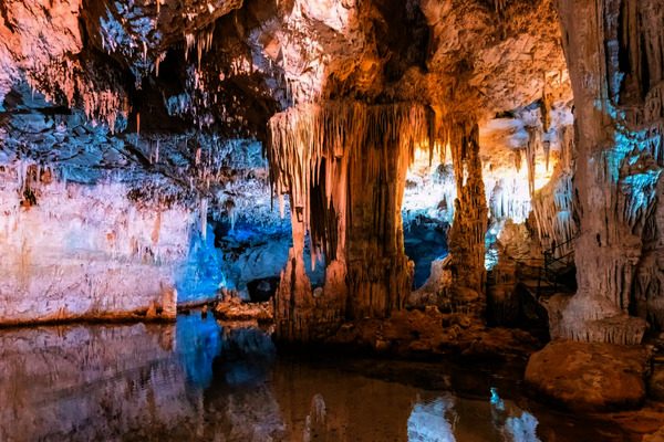 France : Camping Romanée Les Grottes de Roffy