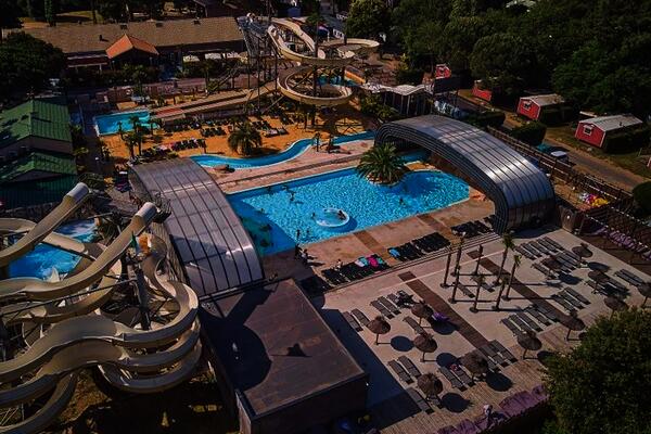 France : Camping Tour Opérateur et particuliers sur camping La Pinède Les Mathes - accès piscine inclus