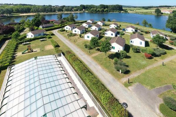 France : Camping Village De Chalets - Mansigné
