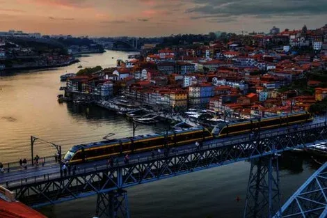 vol+hotel Sejour Holiday Inn Express Porto Boavista An Ihg Hotel 3* Portugal Porto
