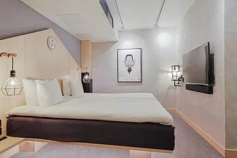 Suede : Hôtel With Urban Deli