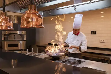 Restaurant buffet shox cooking