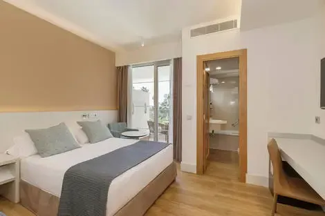 Chambre Standard Vue Piscine