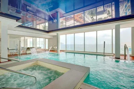 Piscine couverte