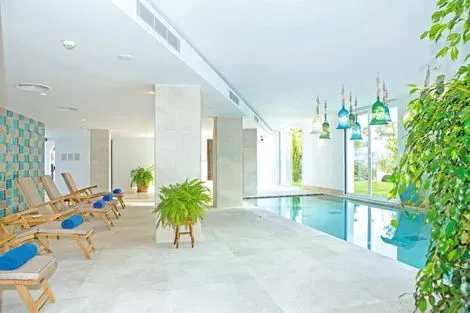piscine intérieure
