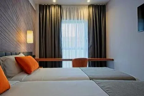 Hôtel Dwo Yuste Alcalá madrid ESPAGNE