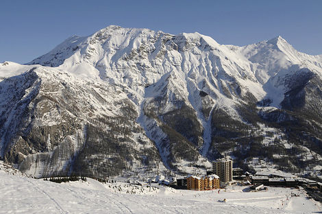 France Provence-Cote d Azur-Orcieres 1850, Village club d'Orcières 1850 + forfait et matériel de ski 3*