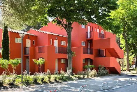 Hôtel SOWELL HÔTELS L'Olivier arles France