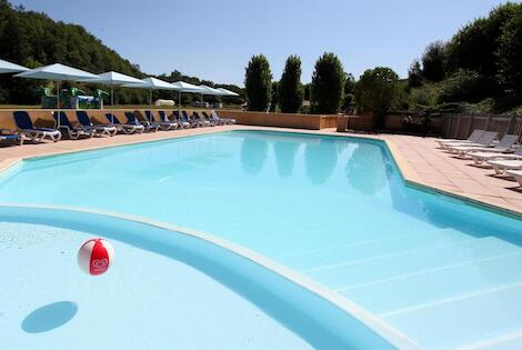 Camping le Pont de Mazerat les_eyziesdetayac France