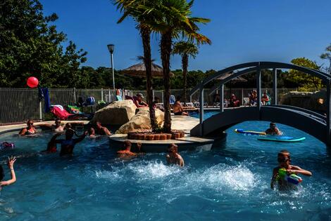 Flower Camping Les Loges meschers_sur_gironde France