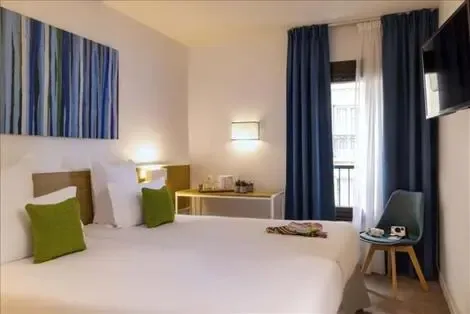 Hôtel Paris Louis Blanc paris FRANCE