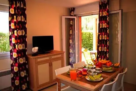 Résidence locative Lagrange Vacances Les Pierres De Jade saintcyprien France