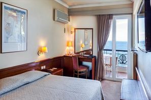 Grèce : Les Cyclades-Ile d'Andros, Hôtel Coral 4*