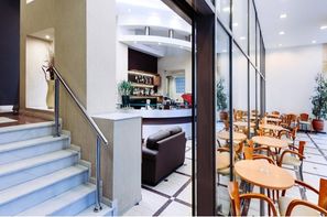 Grèce : Les Cyclades-Ile d'Andros, Hôtel Mirabello 3*