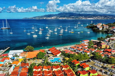 vol+hotel Sejour HÔTEL BAMBOU 3* Iles Grenadines Fort de France