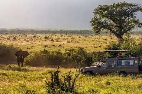 Combiné circuit et hôtel Jacaranda Indian Ocean Beach Resort 4* avec 2 nuits Tsavo Est/Ouest diani_beach Kenya