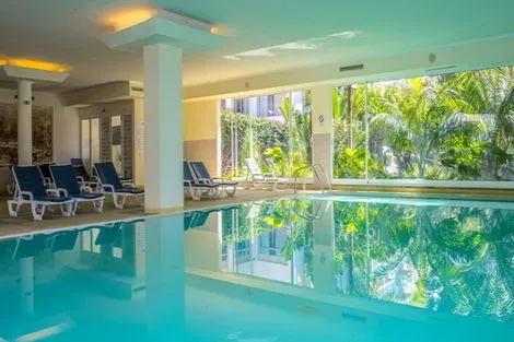 piscine intérieure