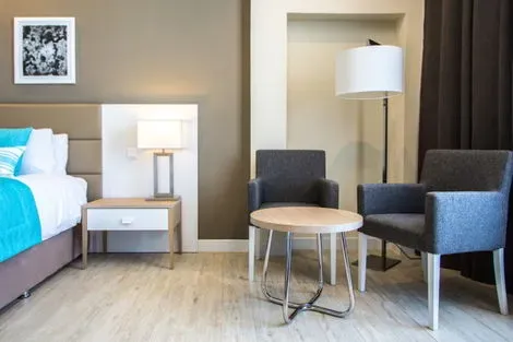 EXECUTIVE ROOMS