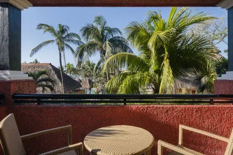 Balcon chambre vue piscine