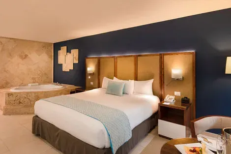 Chambre vue tropicale bain bouillonnant