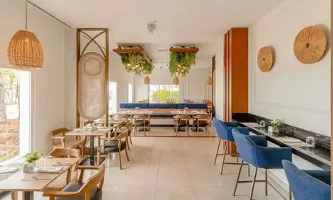 Restaurant buffet