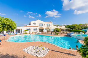 Sardaigne-Olbia, Hôtel Maxi Club Del Golfo 4*