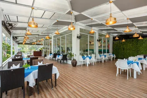 Restaurant White Palm
