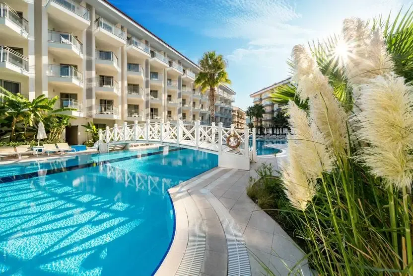 séjour Turquie - Hôtel Ramada Hotel & Suites by Wyndham Kusadasi