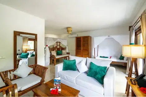 Bungalow Vue Frontale & Vue Jardin